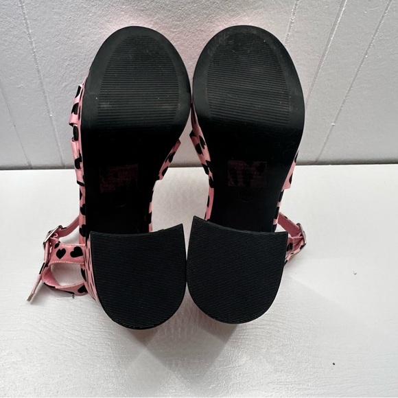 Torrid Soft Knot Pink and Black Heart Platform Sandals (WW) extra room size 6 - Picture 8 of 11